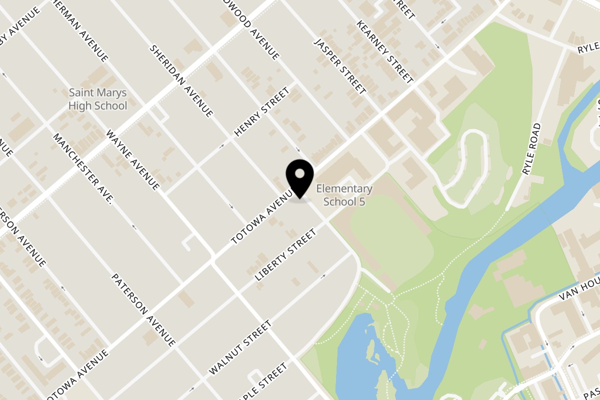 Map showing the location of The Juicy Joint on 410 Totowa Ave in Paterson